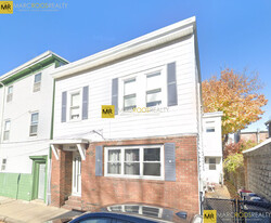 161 Otis St, Unit 2 in Cambridge, MA - Building Photo