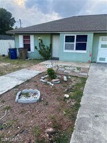 2402 Lantana Ave S in Lehigh Acres, FL - Building Photo