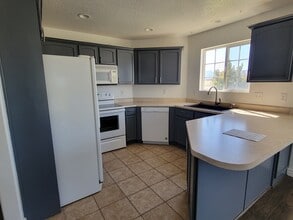 3969 Romney Park Dr in West Jordan, UT - Building Photo - Building Photo