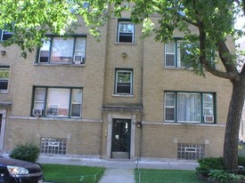 2641 W Gunnison St Apartments