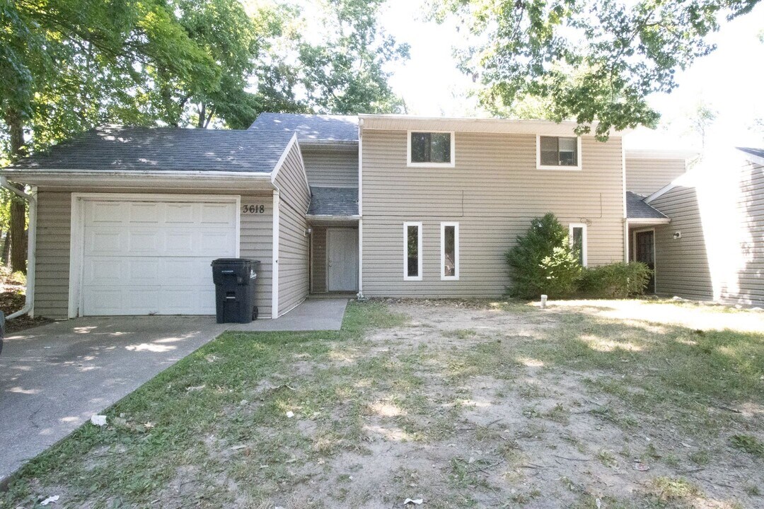 3616-3618 W Sugar Tree Ln, Unit 3618 Sugar Tree Lane in Columbia, MO - Building Photo