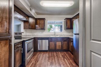 Larkspur Woods Apartment Homes in Sacramento, CA - Building Photo - Building Photo