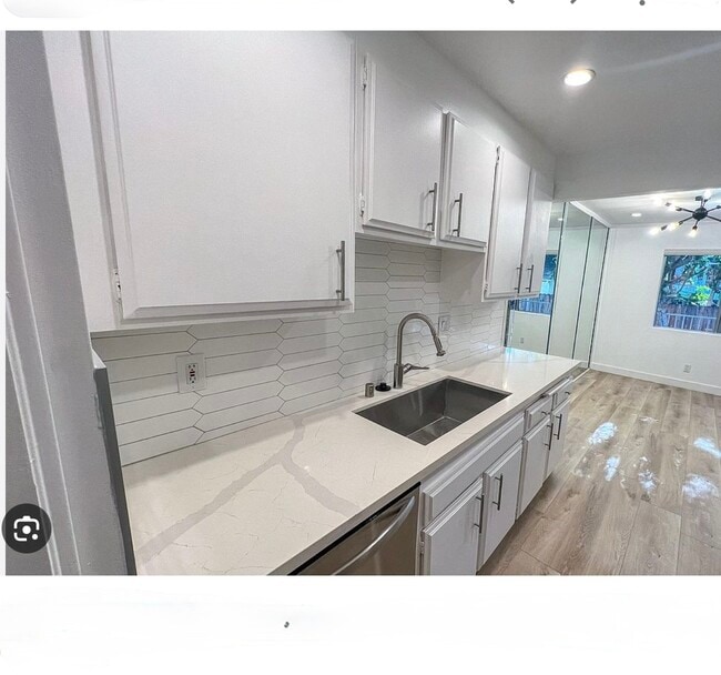 1515 S Beverly Dr, Unit 309 in Los Angeles, CA - Building Photo - Building Photo