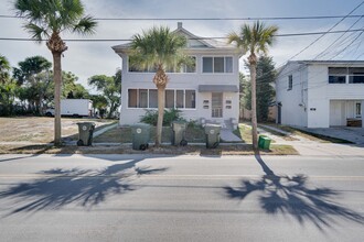 212 S Oleander Ave in Daytona Beach, FL - Foto de edificio - Primary Photo