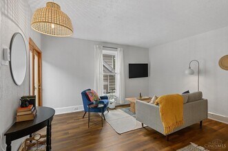 5651 Ridge Ave in Cincinnati, OH - Building Photo - Building Photo