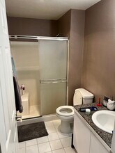 3256 SW Avalon Way, Unit 204 in Seattle, WA - Foto de edificio - Building Photo