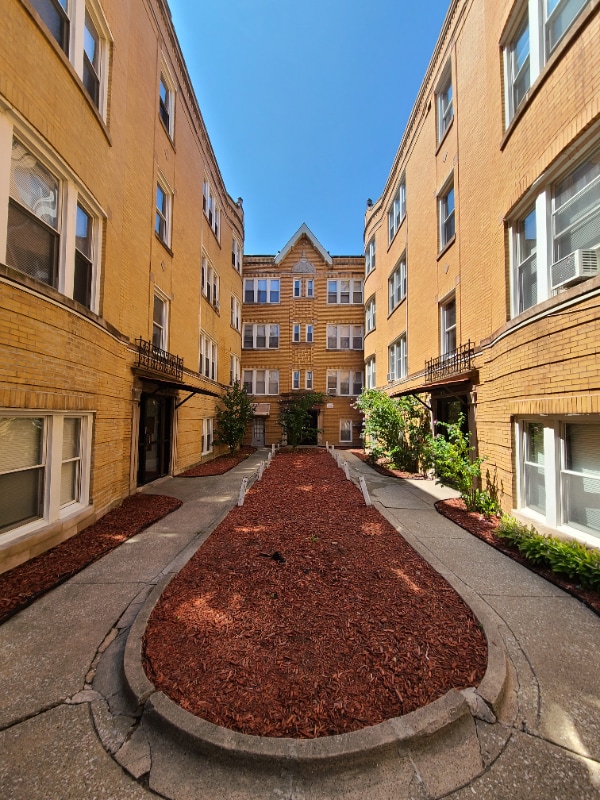 834 N Massasoit Ave in Chicago, IL - Building Photo - Building Photo