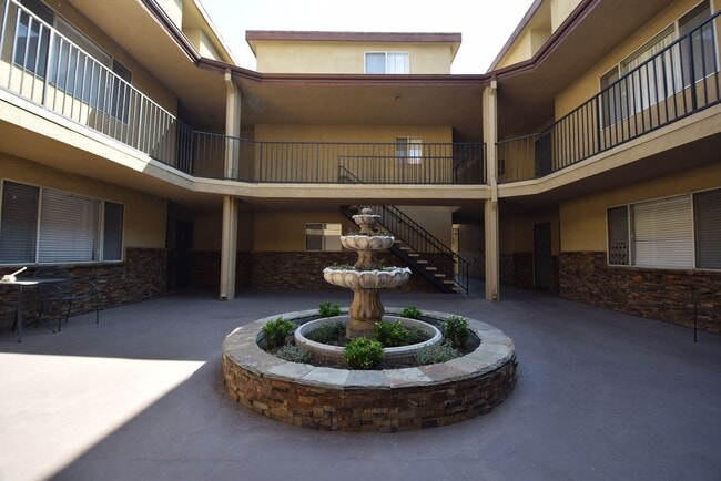 6401 Riverton Ave, Unit 201 in Los Angeles, CA - Building Photo - Building Photo