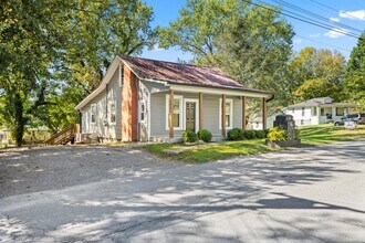 1308 Columbia Rd in Bristol, TN - Building Photo - Building Photo