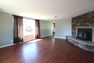 965 Grosscup Blvd in West Richland, WA - Building Photo - Building Photo