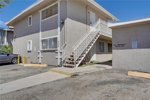 304 Orland St in Las Vegas, NV - Building Photo