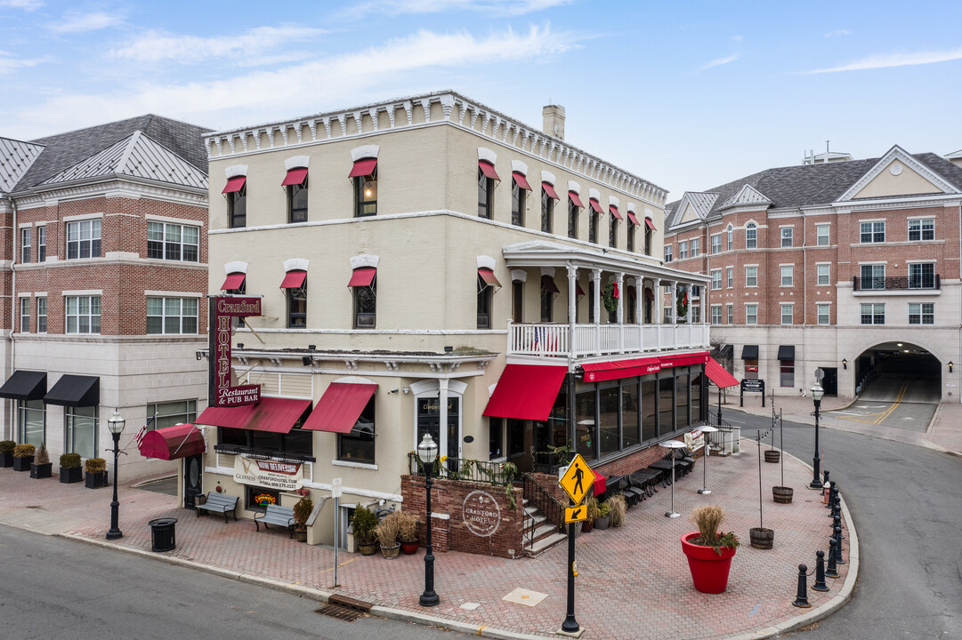 Cranford Hotel in Cranford, NJ - Foto de edificio