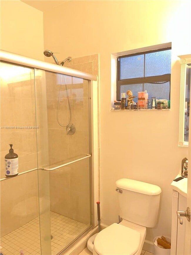 13602 SW 24th St in Davie, FL - Foto de edificio - Building Photo