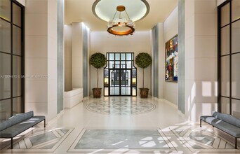 2601 Salzedo St in Coral Gables, FL - Foto de edificio - Building Photo