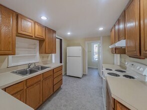 15 W Town St in Lebanon, CT - Building Photo - Building Photo