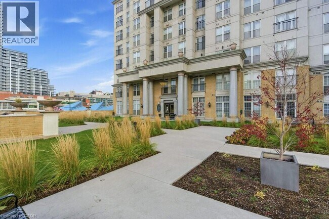 135 James St S in Hamilton, ON - Building Photo - Building Photo