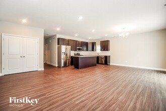 1179 Dornoch Dr in Lancaster, OH - Foto de edificio - Building Photo