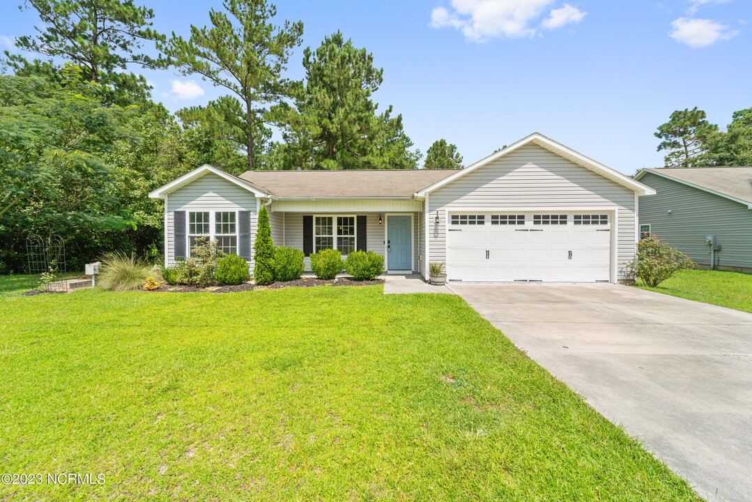 204 Sweet Gum Ln in Richlands, NC - Building Photo