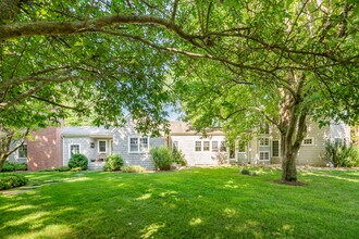 1034 Springs Fireplace Rd in East Hampton, NY - Building Photo - Building Photo