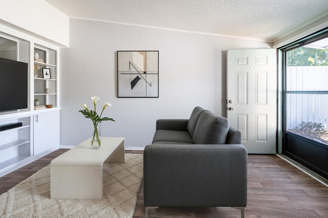 Canyon & Knox Landing in Knoxville, TN - Foto de edificio - Building Photo