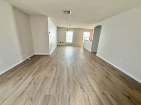 2429 Ruddenstone Way in Kissimmee, FL - Building Photo