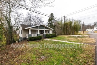 5501 Lake Shore Dr in Knoxville, TN - Foto de edificio - Building Photo