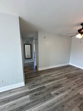 267 Shorewood Dr, Unit 2 in Glendale Heights, IL - Foto de edificio - Building Photo