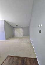 1404 W Crane St, Unit 2 in Arlington Heights, IL - Building Photo - Building Photo