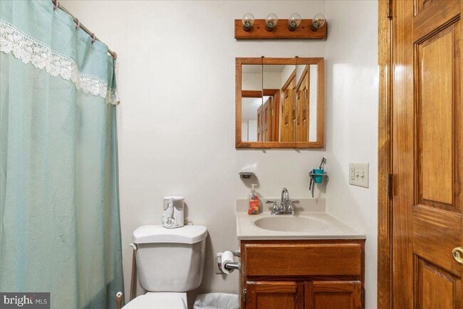 property at 709 Dicks Hollow Rd