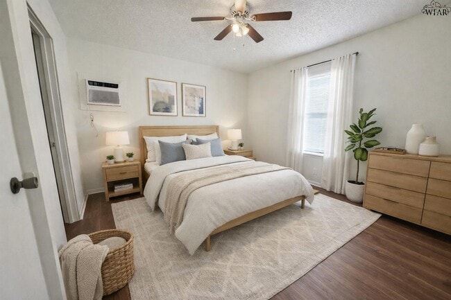 property at 611 Sunset Dr