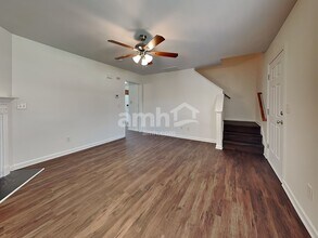 1151 Langston Dr in Greensboro, NC - Foto de edificio - Building Photo