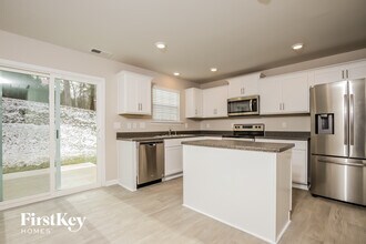 2043 Longshadow St in Rural Hall, NC - Building Photo - Building Photo