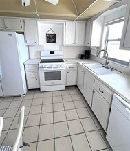 4775 Cove Cir in St. Petersburg, FL - Building Photo - Building Photo