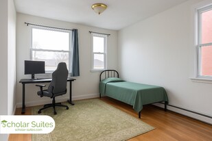 18 Greylock Rd in Boston, MA - Building Photo