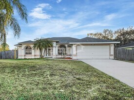 3029 SE Wake Rd in Port St. Lucie, FL - Building Photo
