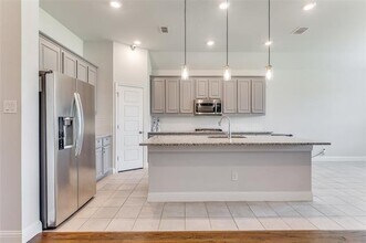 209 Allegheny Dr in Burleson, TX - Building Photo - Building Photo