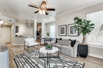 The Montgomery in Irving, TX - Building Photo - Building Photo