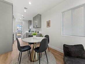 1411 W 7th St in Santa Ana, CA - Building Photo - Building Photo