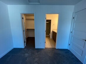 1542 E 3rd St, Unit Unit B in Newberg, OR - Building Photo - Building Photo