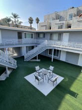 LUXURY LIVING AT AN AFFORDABLE PRICE in Los Angeles, CA - Foto de edificio - Building Photo