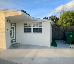 3251 NW 18th Ct in Fort Lauderdale, FL - Building Photo - Building Photo