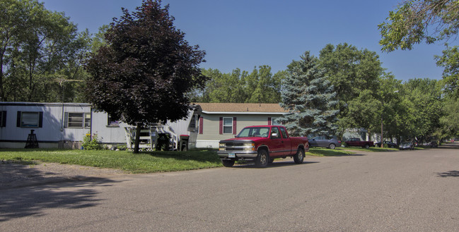 Meadows in Monticello, MN - Building Photo - Building Photo