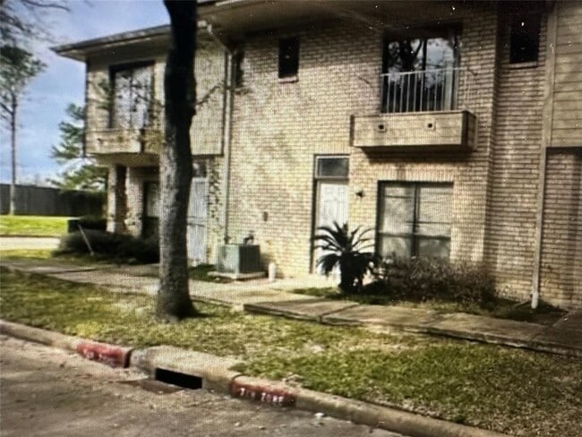 property at 13620 Rosewood St