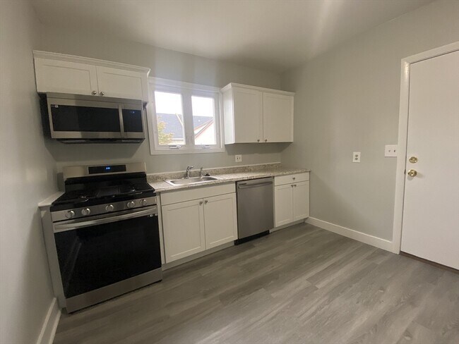 2 Swetts Ct in Watertown, MA - Building Photo - Building Photo