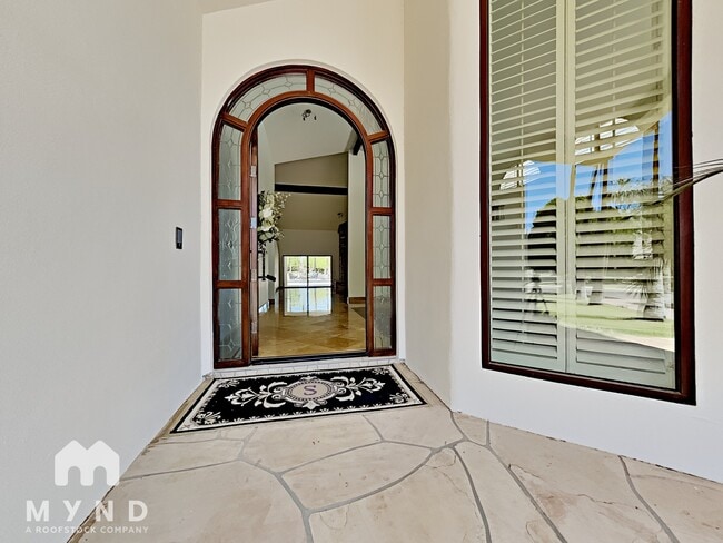 8260 E Sutton Dr in Scottsdale, AZ - Building Photo - Building Photo