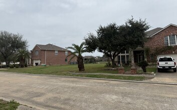 23910 Fairport Harbor Ln in Richmond, TX - Building Photo - Building Photo
