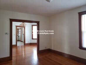 92 Myrtle St, Unit 2 in Medford, MA - Building Photo - Building Photo