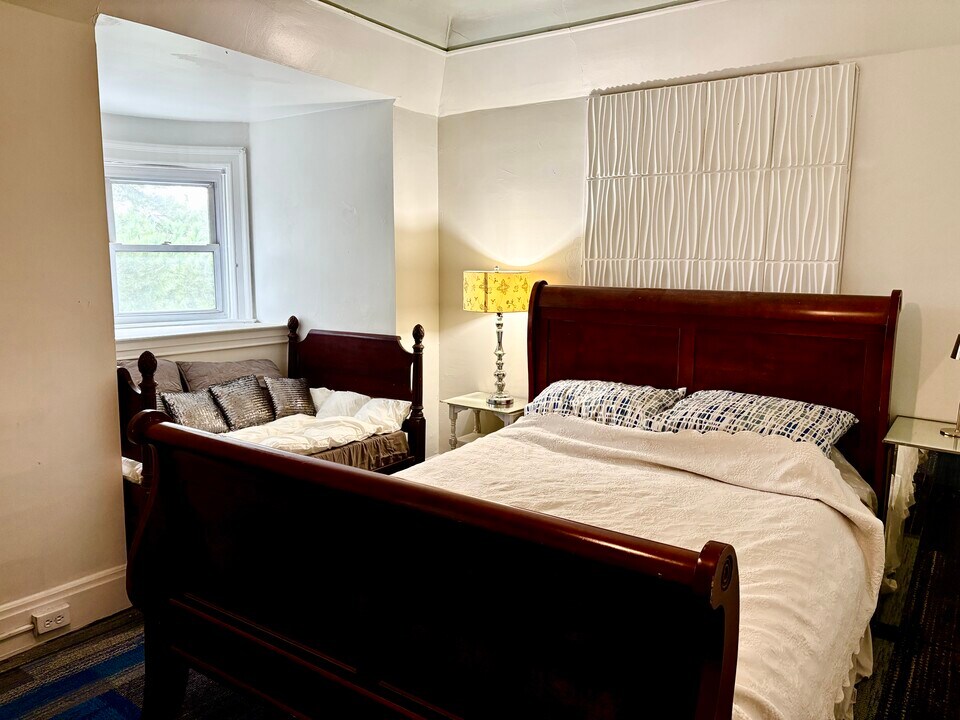 1101 Portland St, Unit ArtistHome Apartment in Pittsburgh, PA - Building Photo