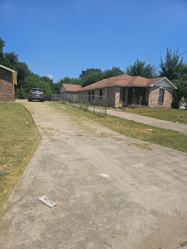 3926 S Denley Dr in Dallas, TX - Building Photo - Building Photo