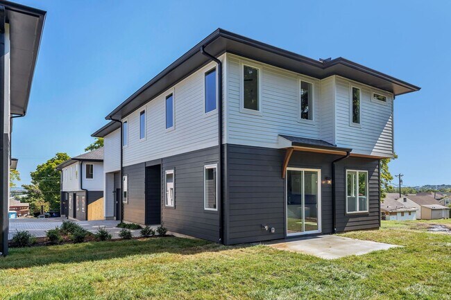 5917 Robertson Ave in Nashville, TN - Building Photo - Building Photo